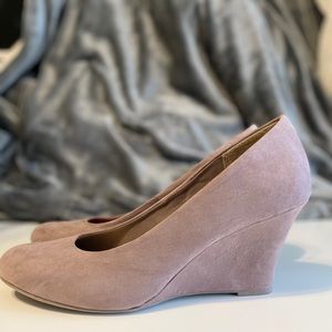DexFlex Comfort Mauve Wedges
